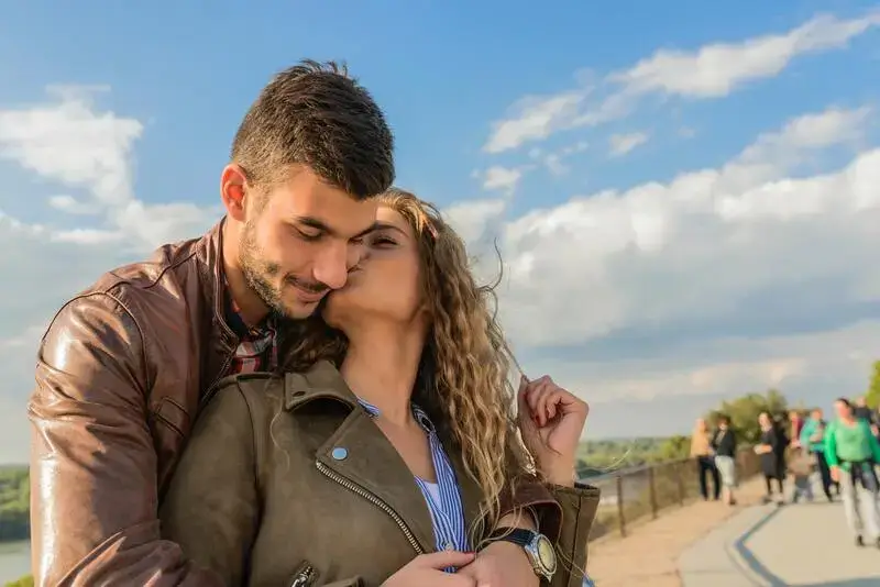 5 Dicas para Atrair o Homem Certo e Ter um Relacionamento Feliz